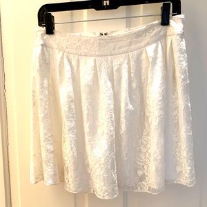 Alice+Olivia white lace mini skirt, size 8.